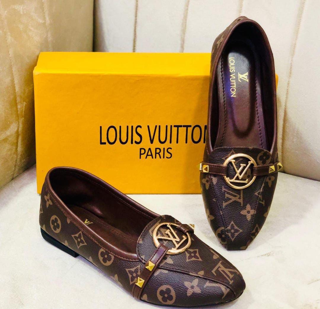 Louis Vuitton Classic Brown Pumps – Timeless Elegance in Synthetic Leather