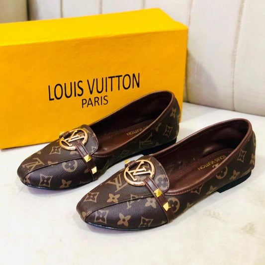 Louis Vuitton Classic Brown Pumps – Timeless Elegance in Synthetic Leather
